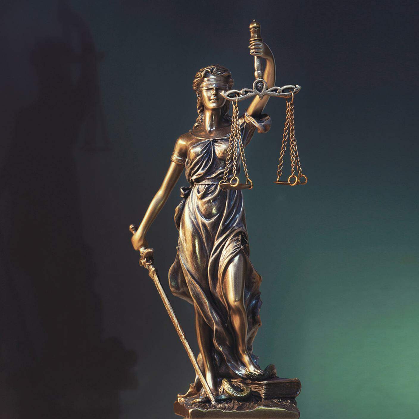 iStock-Statua di bronzo, Germania, La Giustizia, Giudice di Corte Suprema, Giustizia