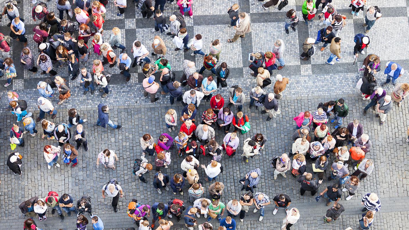 iStock-Folla piazza, Praga, Europa - Continente, Repubblica Ceca, Persone
