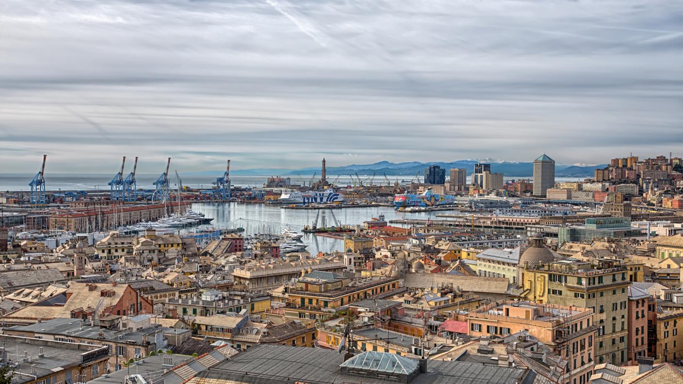 iStock-Genova, Italia, Città, Estate, Europa - Continente