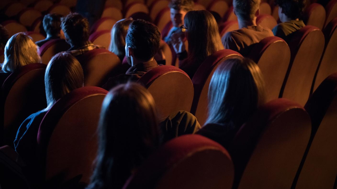 persone al cinema