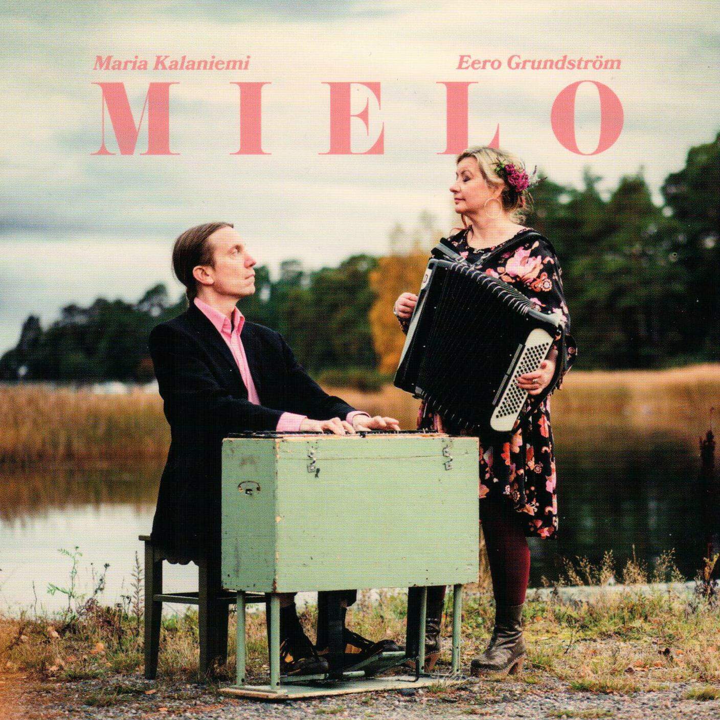 "Mielo" di Maria Kalaniemi & Eero Grundström; Åkerö Recordsn (dettaglio copertina)