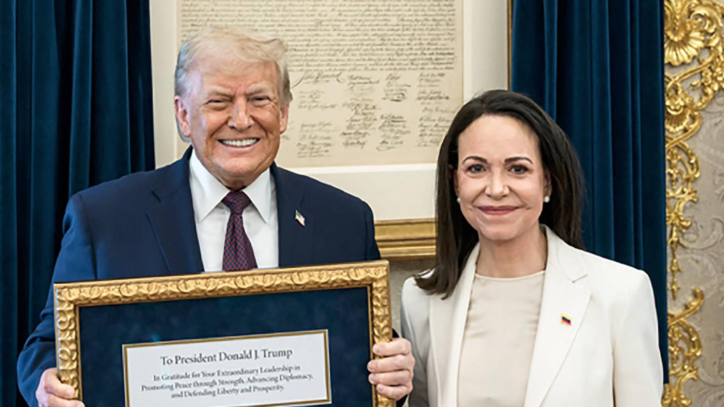  Maria Corina Machado presented Donald Trump with her Nobel Peace Prize 