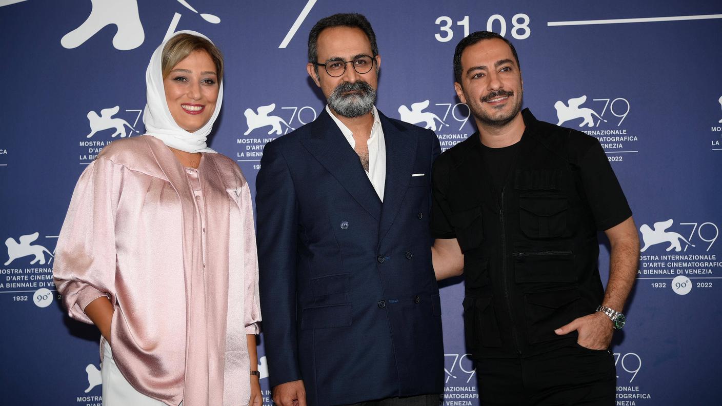 Beyond the Wall (2022)