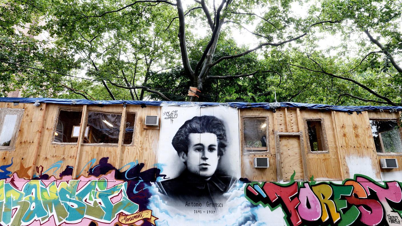 Un dipinto di Antonio Gramsci sul Gramsci Monument