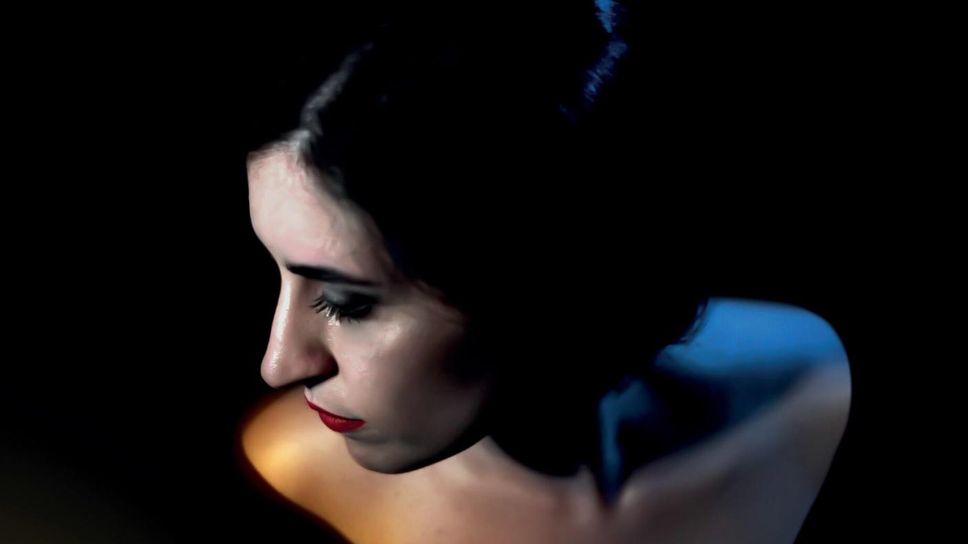 "Canto legittimo" di Chiara Petrelli, volontè a Co. (dettaglio di copertina)