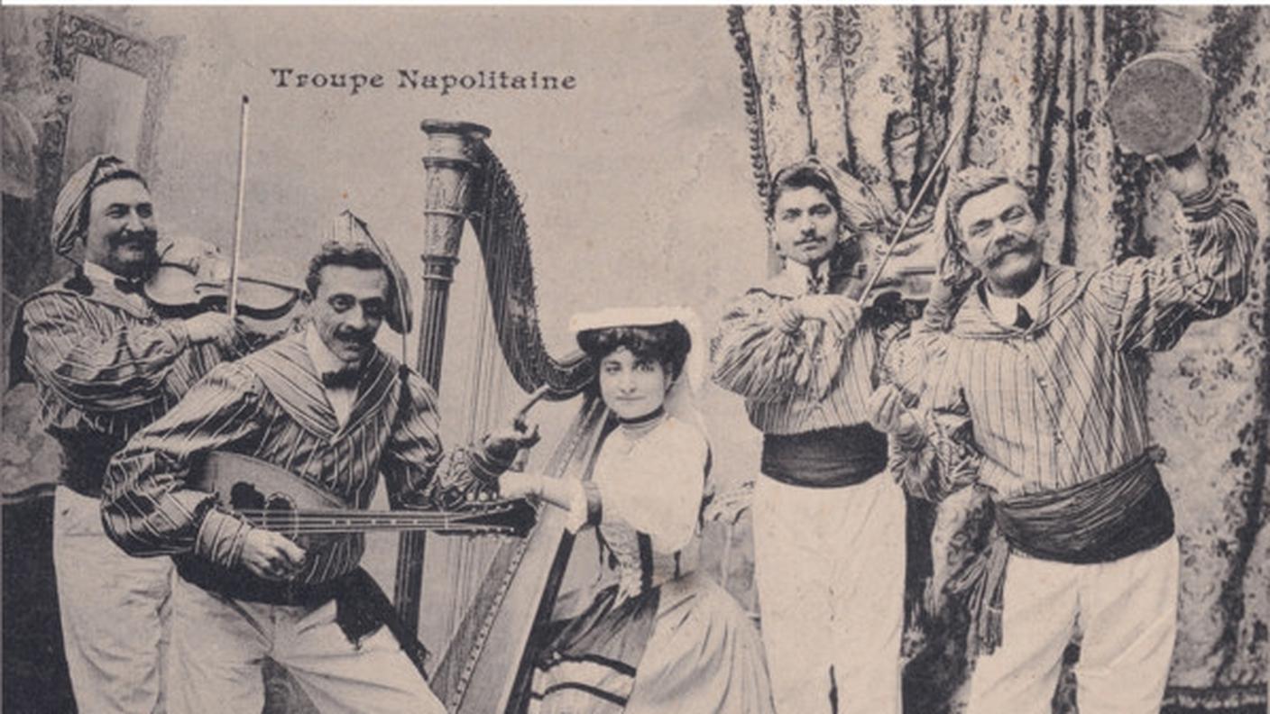 "Performing Naples" di Goffredo Plastino, Brepols (dettaglio di copertina)