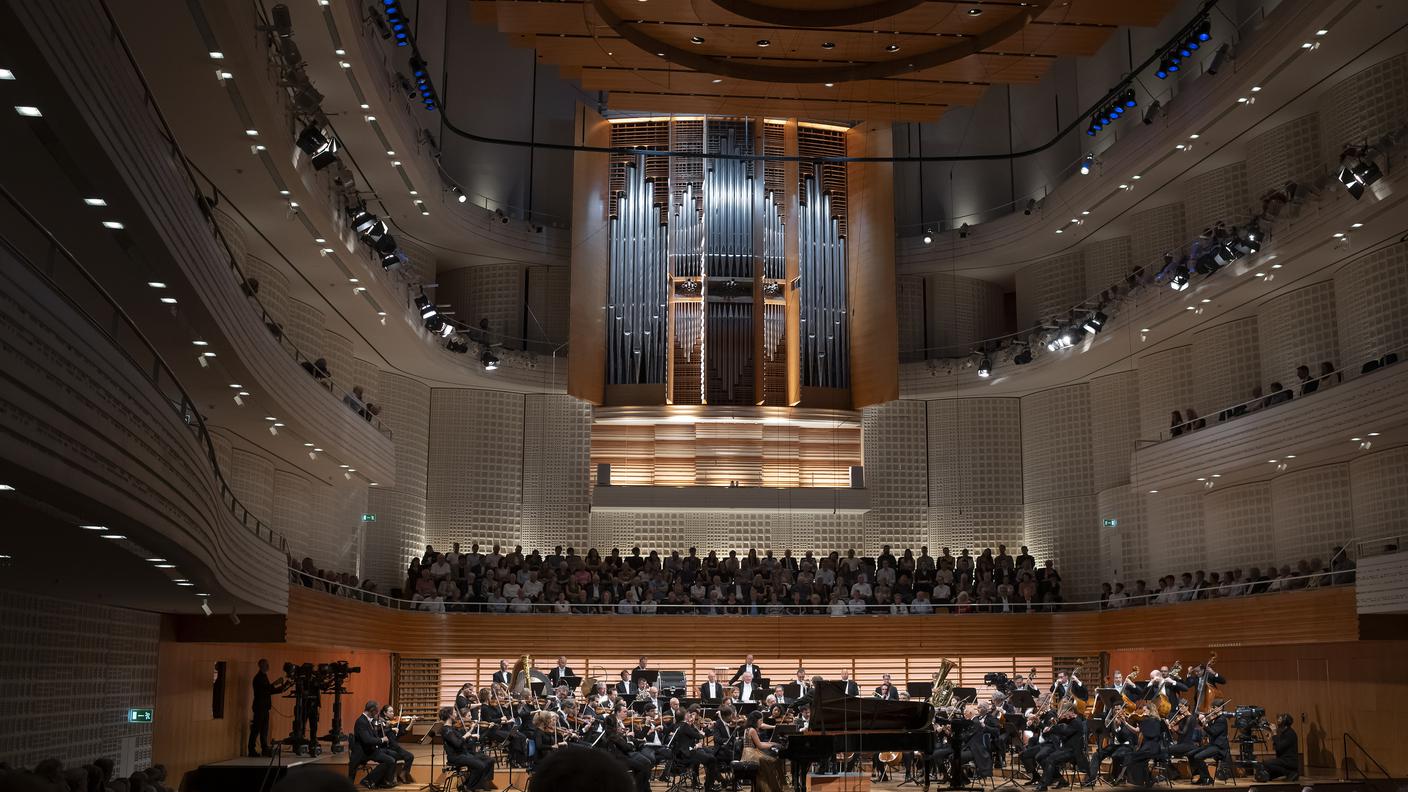 Lucerne Festival Sommer 2025:
Lucerne Festival Orchestra unter der Leitung von Riccardo Chailly mit Beatrice Rana als Solistin