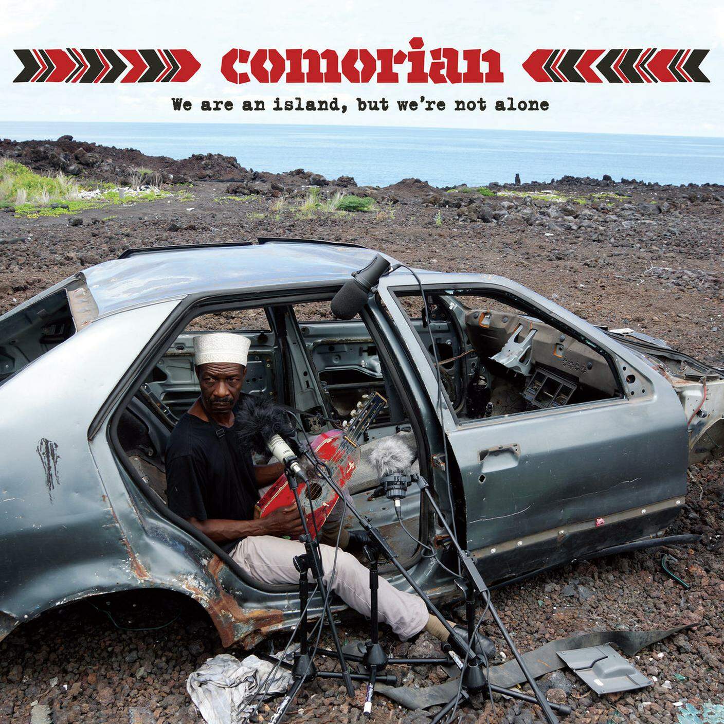 “Comorian-We are an Island, but we’re not Alone” di Artisti Vari; Glitterbeat Records (dettaglio copertina)