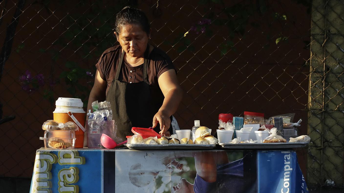 Donna, cibo, El Salvador