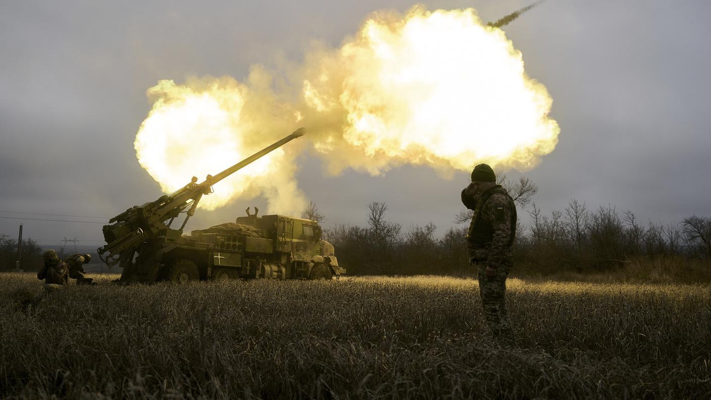 Artiglieria ucraina ad Avdiivka, nella regione di Donetsk.