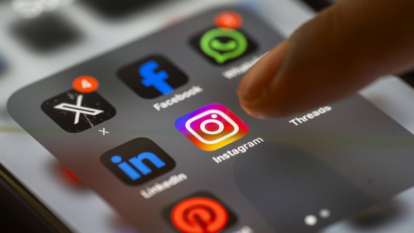 Social media 
