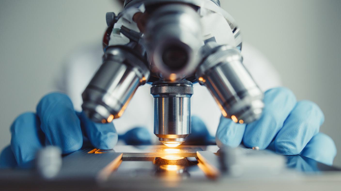 Scoperta scientifica al microscopio 