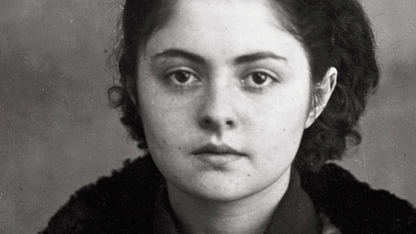 Raïssa Samoulinova Botchlen,  20 anni, dattilografa, arrestata il 23 settembre del 1937, condannata a morte il 29 ottobre, giustiziata il 3 novembre dello stesso anno 