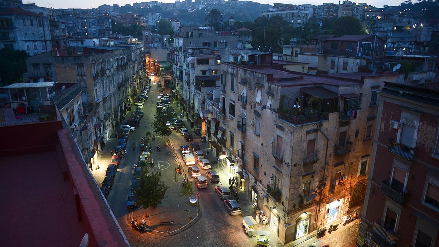 La Sanità, vista dal ponte omonimo su via Santa Teresa degli Scalzi