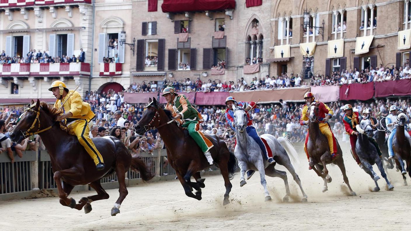 Un'immagine del Palio di Siena del 2014