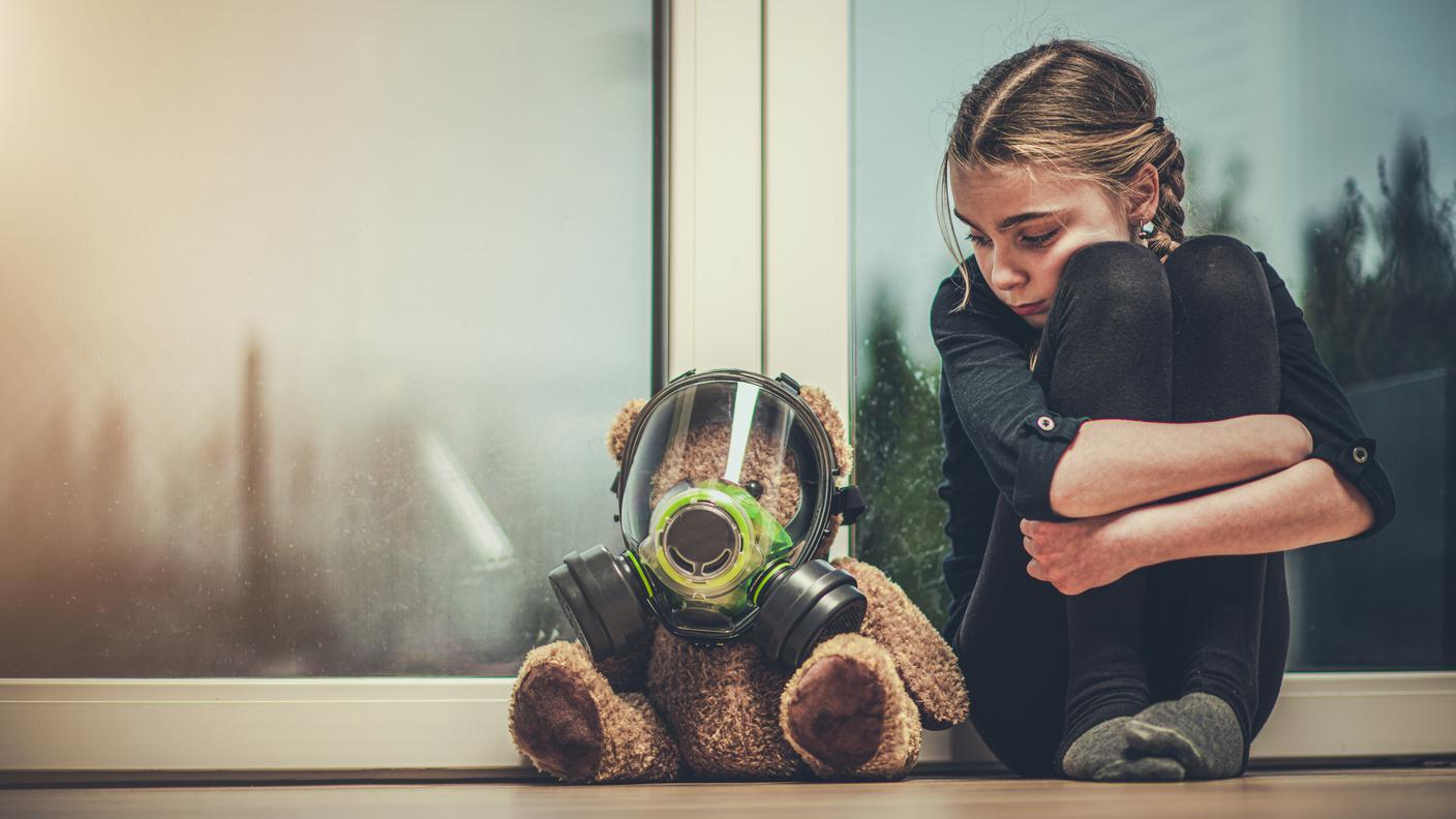 Corone, bimbi e virus di paura