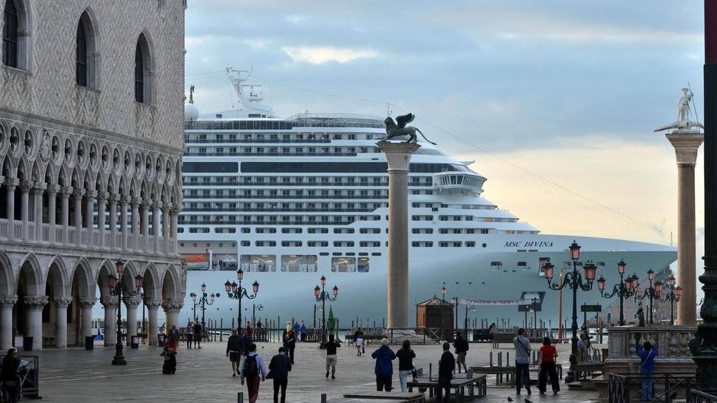 ky_venezia_nave_crociera.JPG