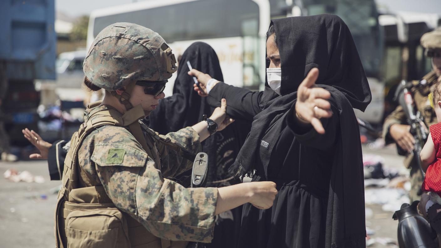 Migliaia gli afghani in fuga dal nuovo regime talebano