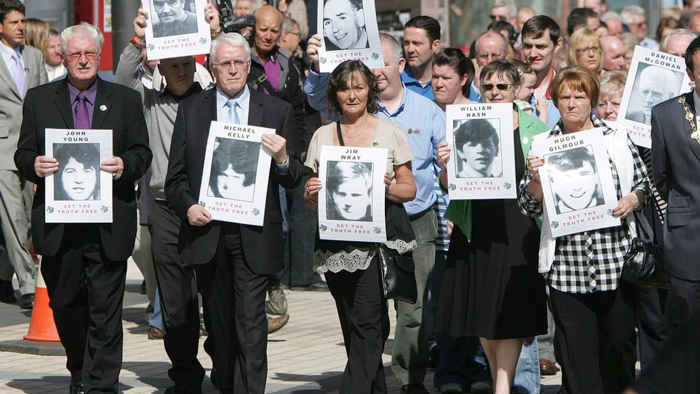 Bloody sunday, manifestazione, 15.6.2010, Ky_.JPG