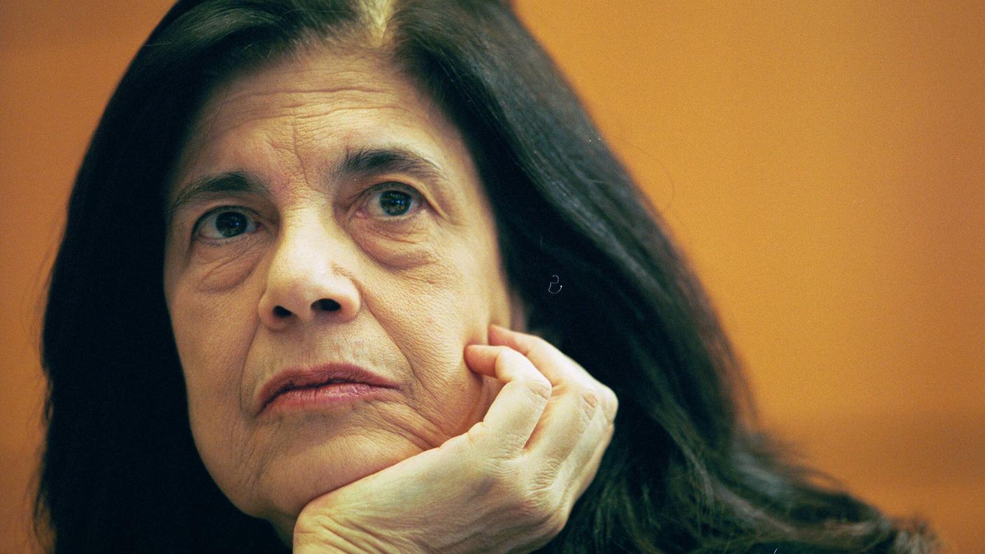 La scrittrice americana Susan Sontag (1933-2004)