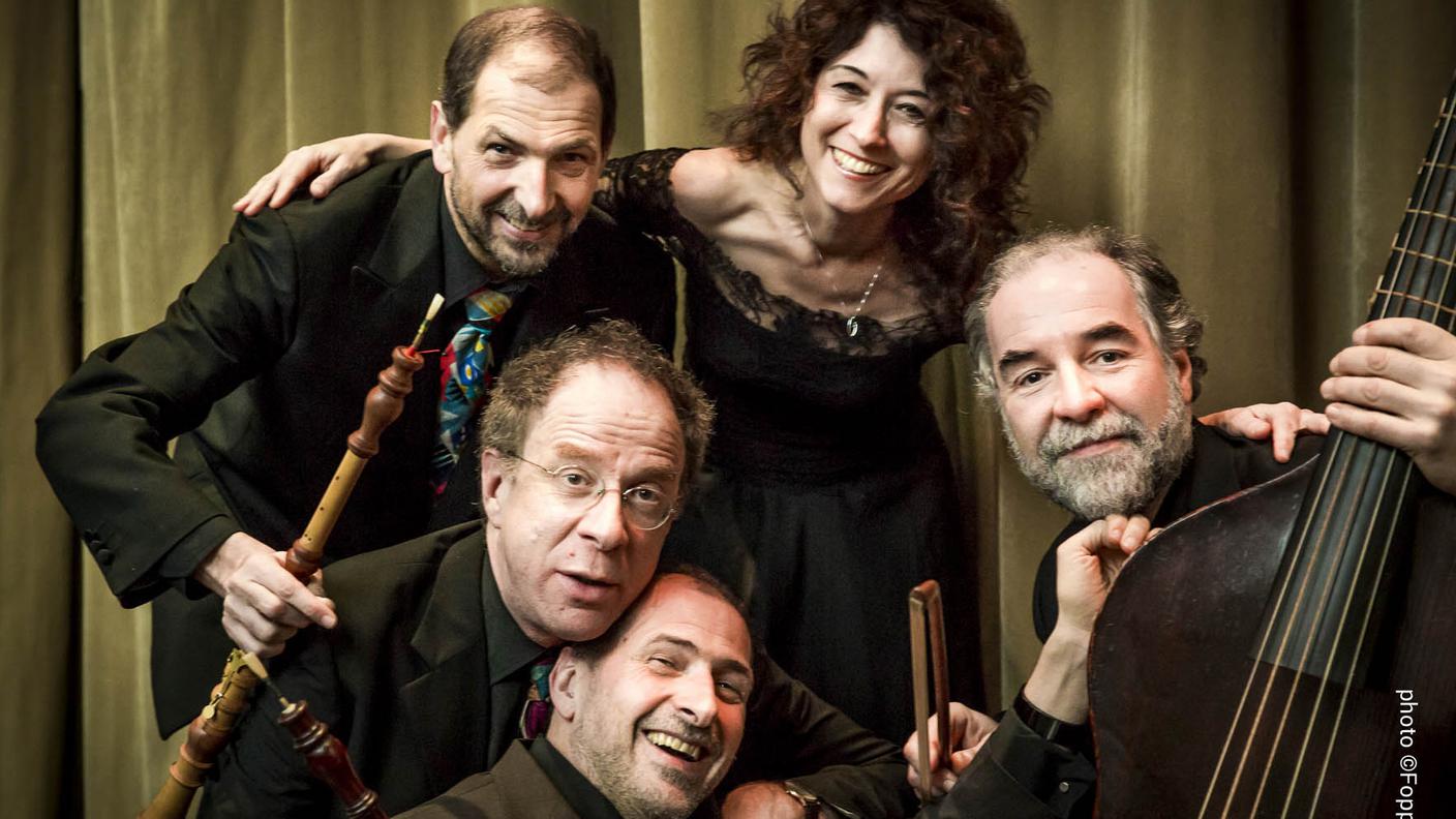 L’Ensemble Zefiro con al centro Alfredo Bernardini