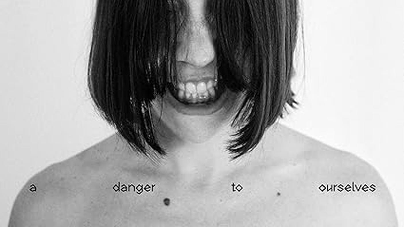 "A Danger to Ourselves" di Lucrecia Dalt, RVNG Intl (dettaglio di copertina)