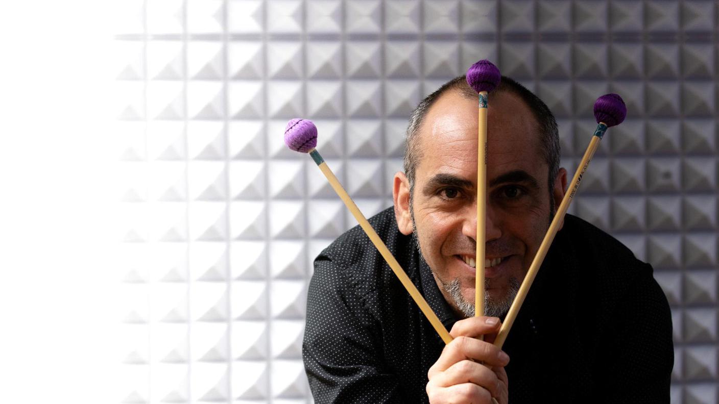 Il percussionista italiano Gregorio Di Trapani, foto presa dal sito ufficiale