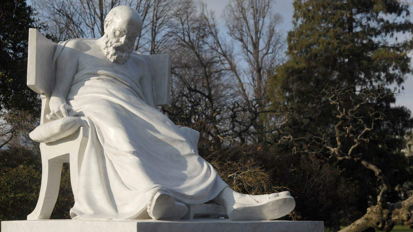 Statua di Socrate al Parco Ciani