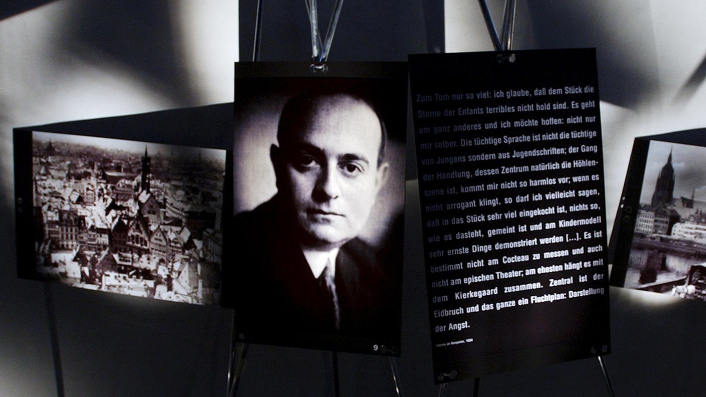 una grande mostra a Zuercher Strauhof in occasione del 100° compleanno del filosofo Theodor Adorno 