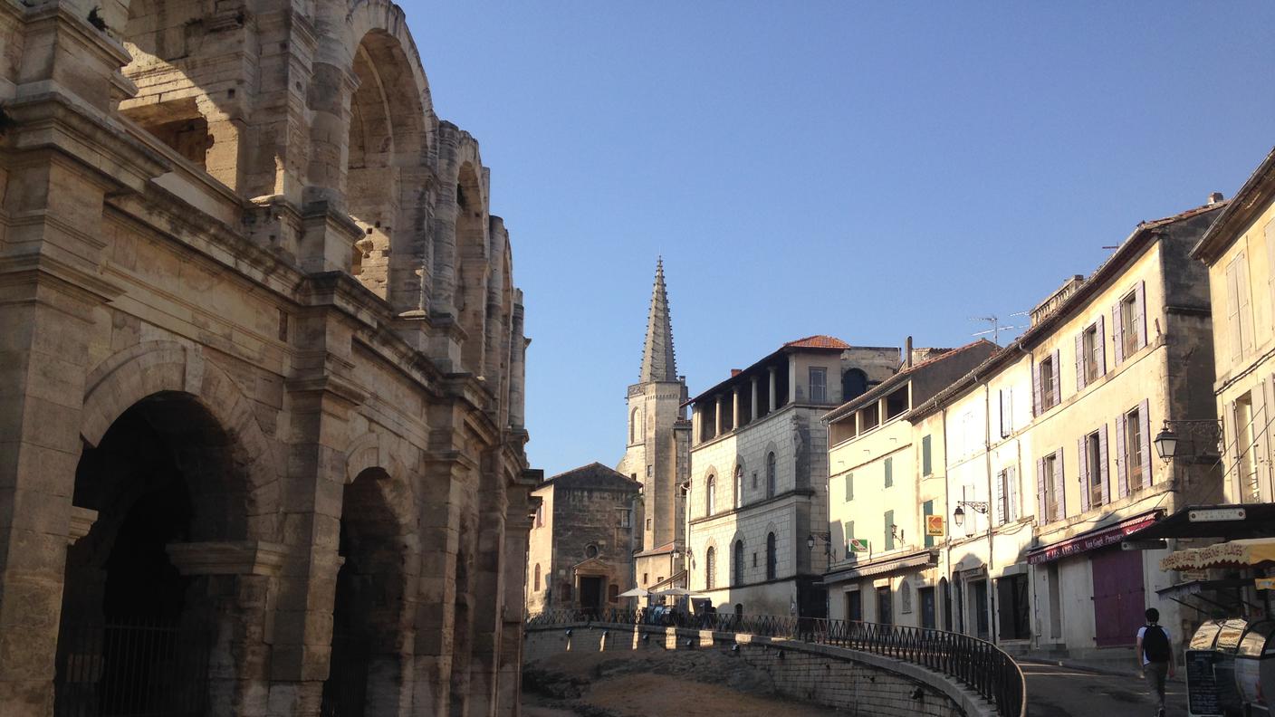 L'anfiteatro romano di Arles.JPG