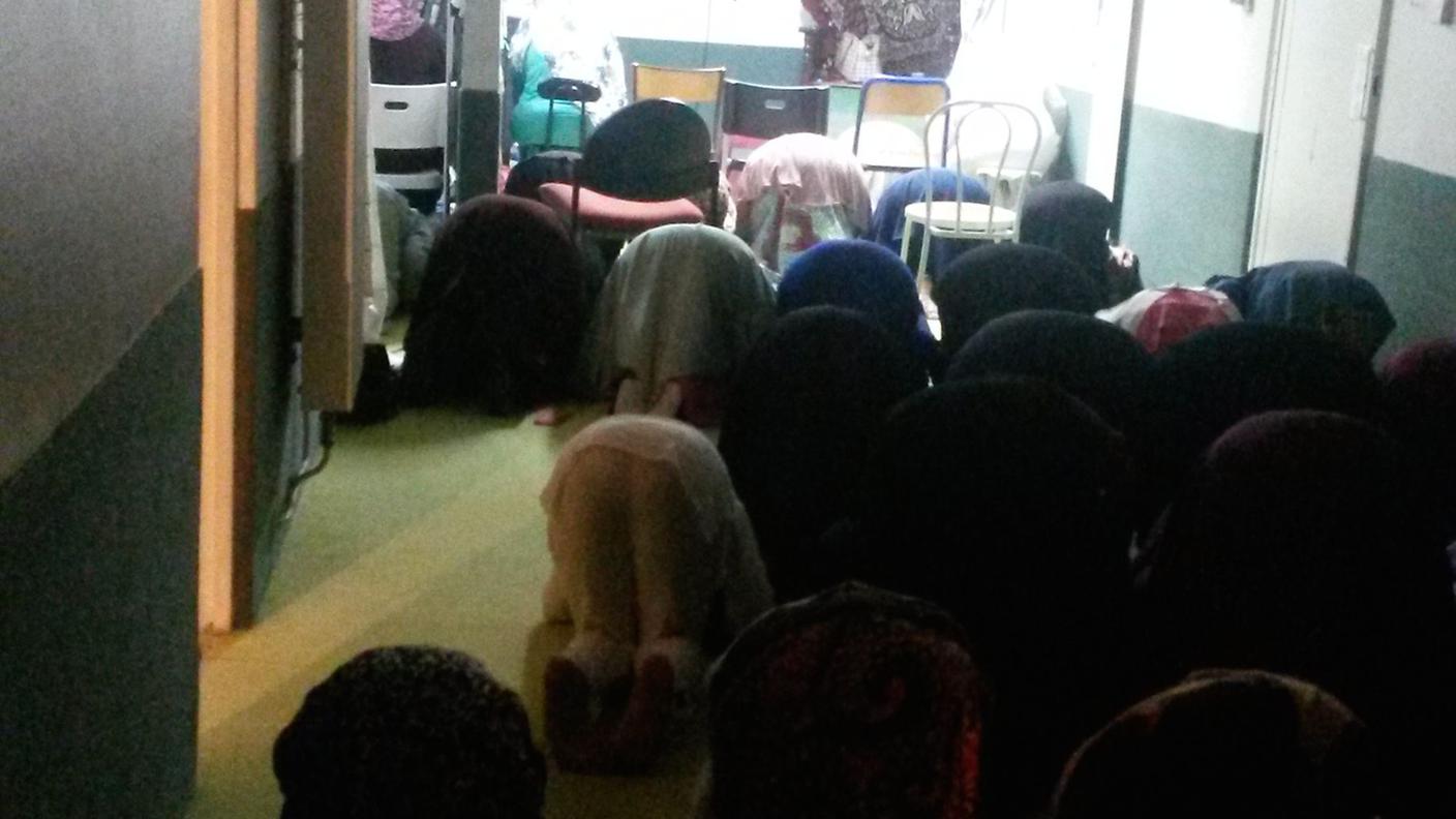 La moschea di Malpassé - Donne in preghiera
