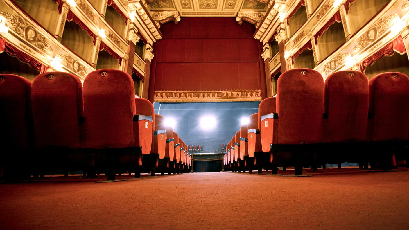 iStock-teatro 
