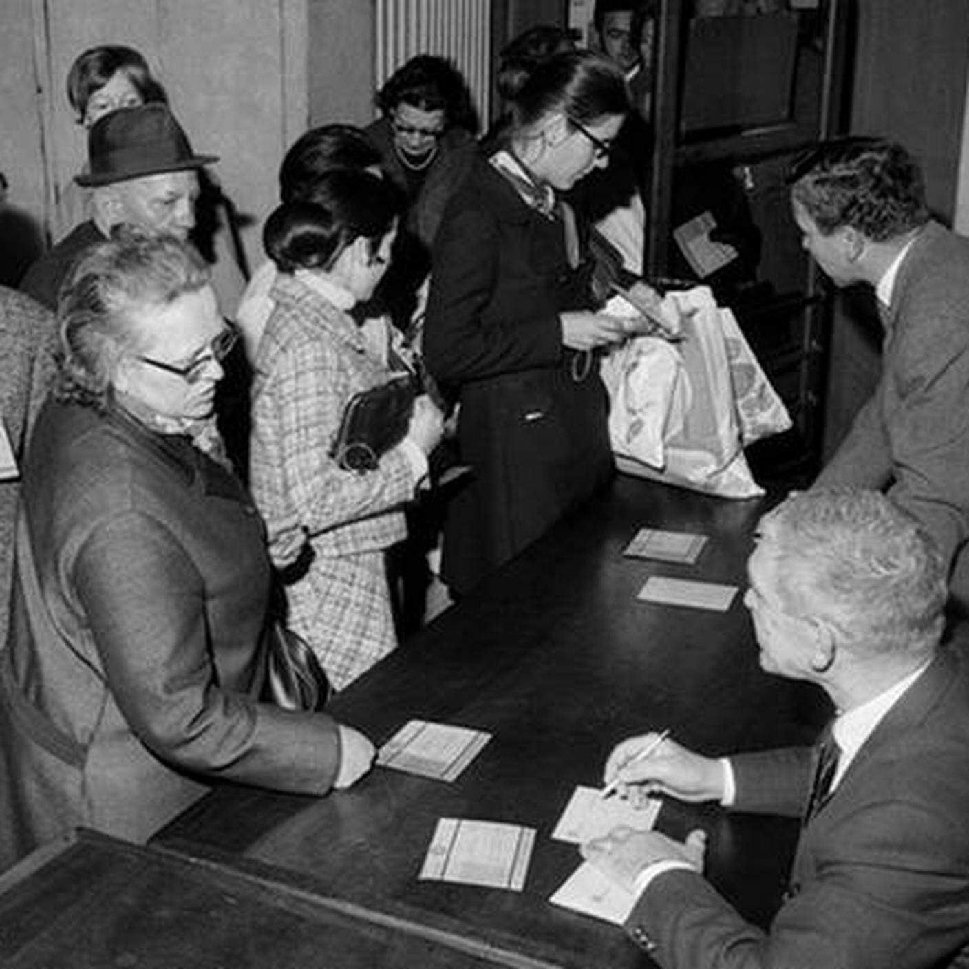 Voto donne 1969, urne