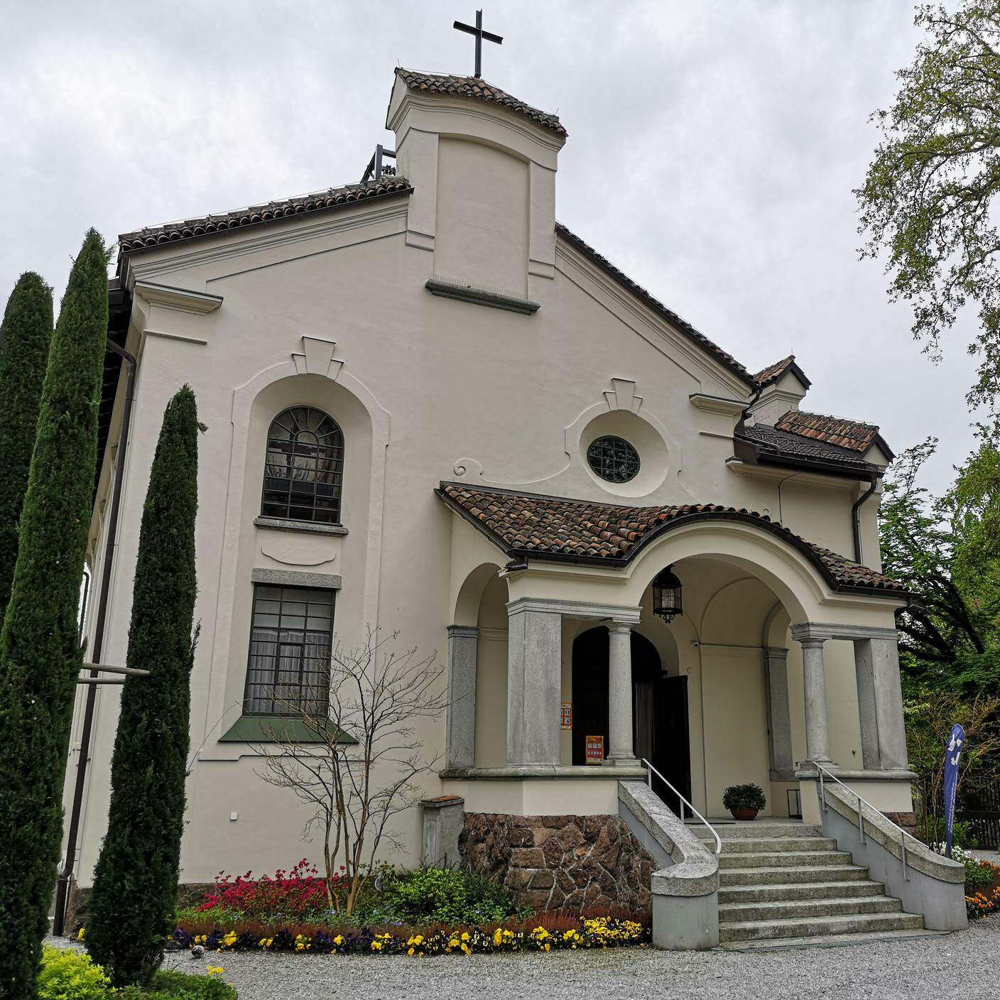 Esterno Chiesa Riformata Lugano