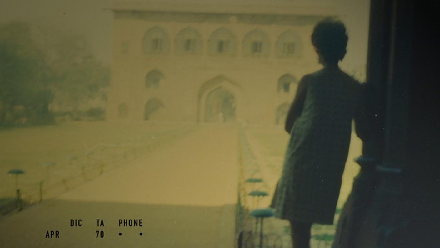 "Opening Night" dei Dictaphone, Denovali Records (dettaglio di copertina)