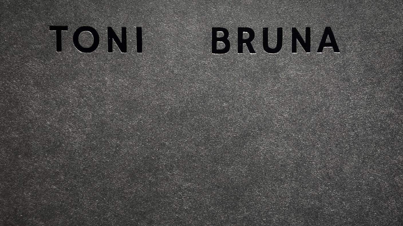 "Libera tuti" di Toni Bruna, Autoproduzione (dettaglio di copertina)