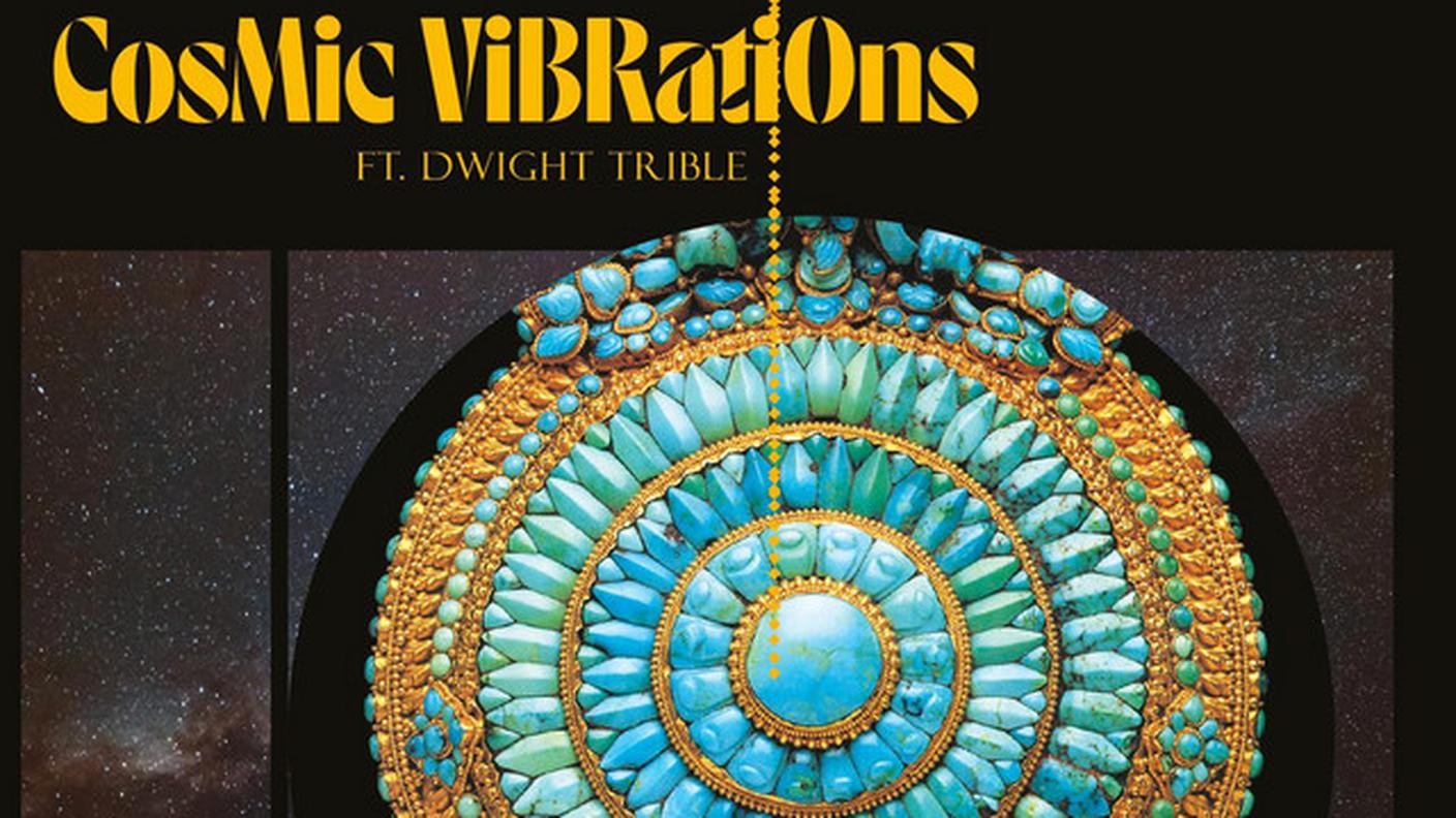 "Blue Skies" di Cosmic Vibrations feat. Dwight Trible, Spiritmuse Records (dettaglio di copertina)