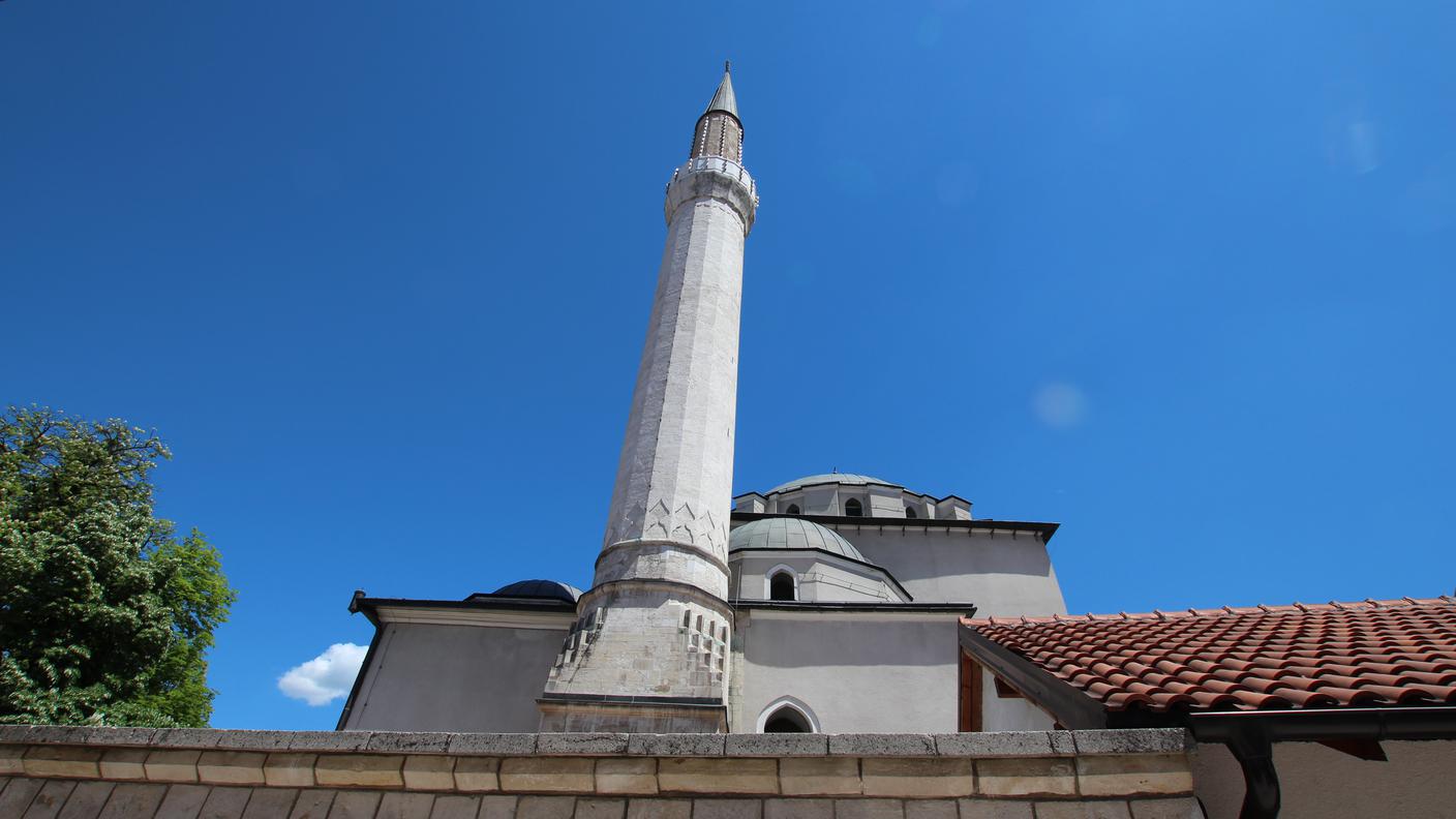 Il minareto della moschea di Gazi Husrev-bey, di epoca ottomana, uno degli edifici islamici più importanti della capitale bosniaca
