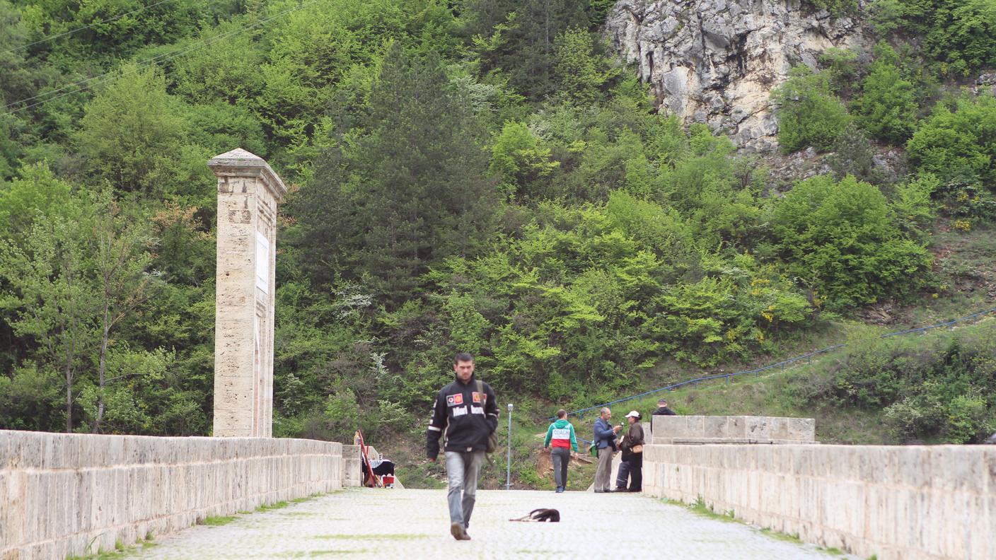 Sul ponte l'attraversamento è solo pedonale