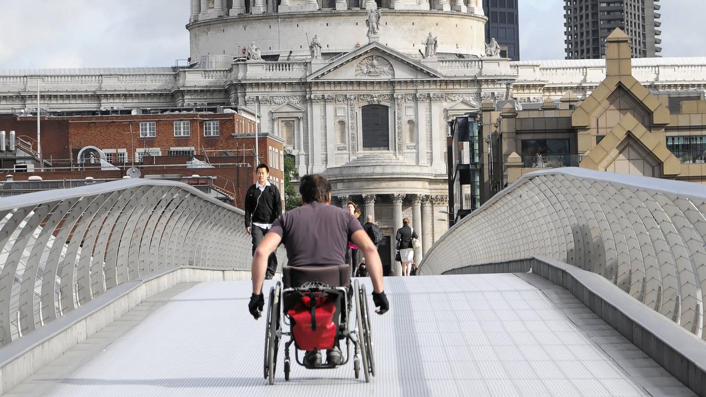 Millenium Bridge, Cattedrale di St Paul inclusività