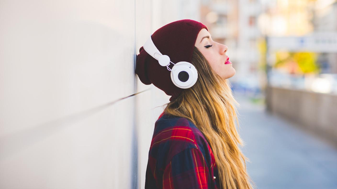 Cuffie, cuffia, donna, ascoltare musica
