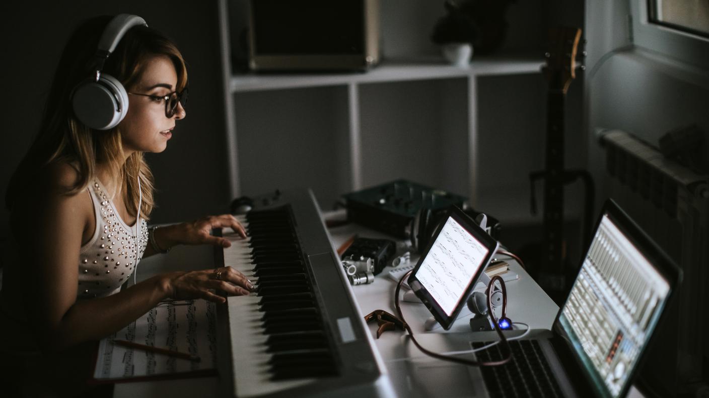 iStock-Studio di registrazione, Serbia, Musicista, Donne, Musica