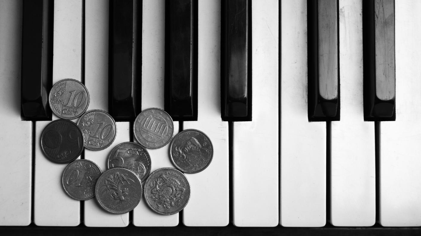 pianoforte, monete, soldi 