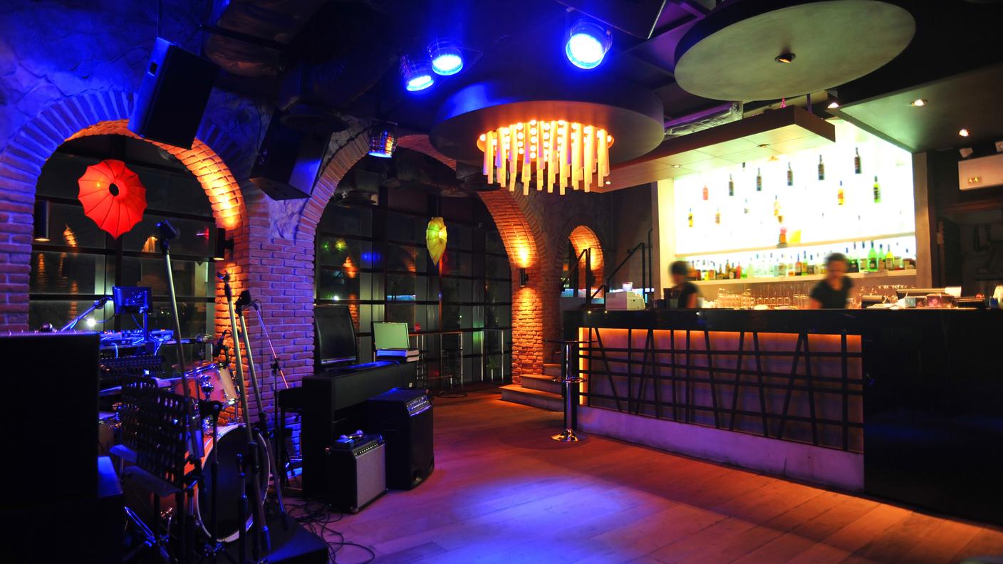 Pub, Locale notturno, Bar