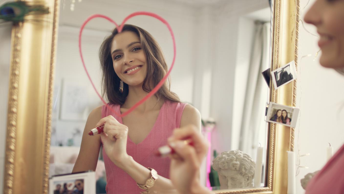 San Valentino, donna, cuore, specchio