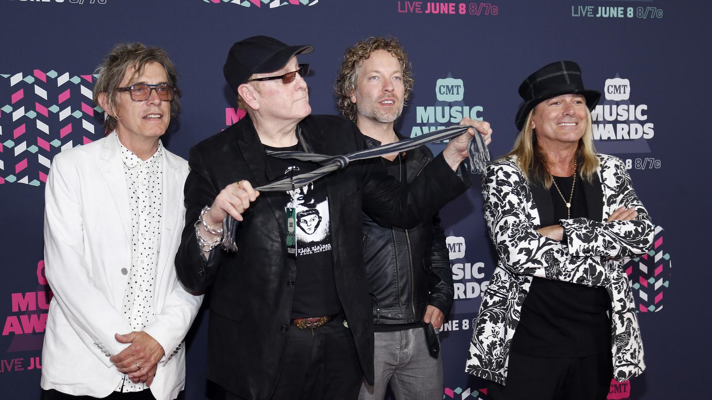 I Cheap Trick al CMT Music Awards, 2016