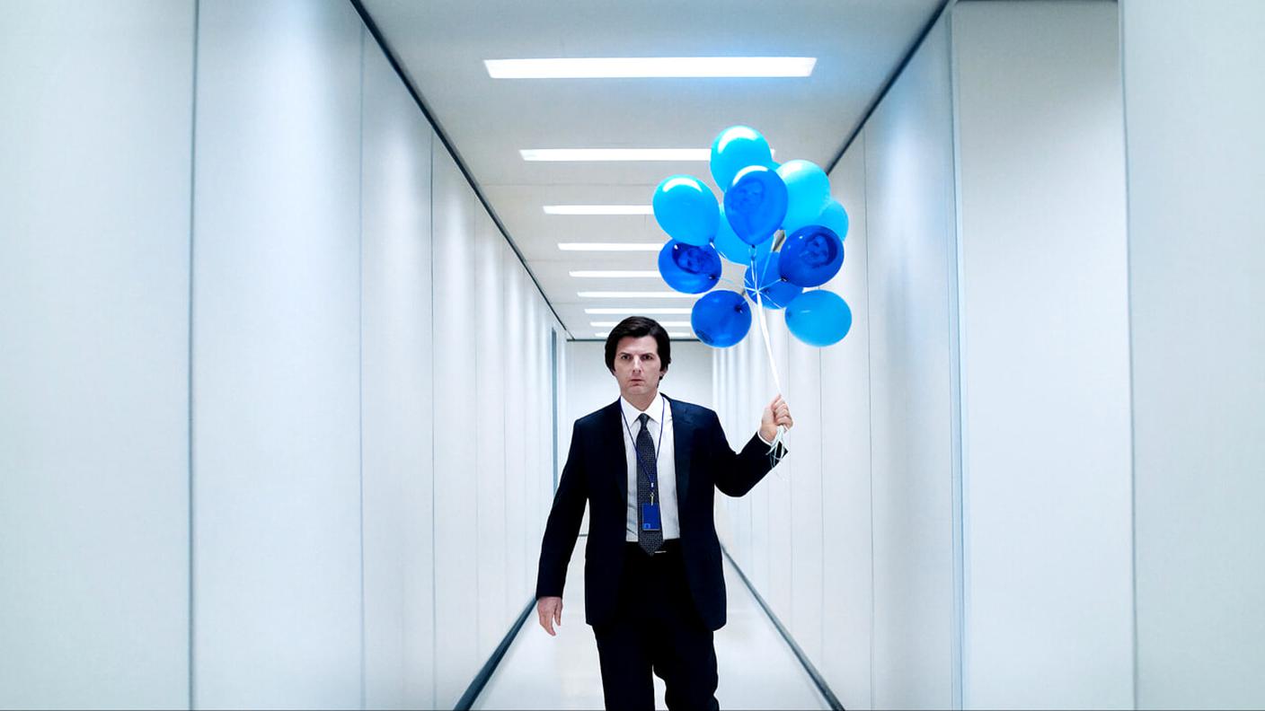 Adam Scott in Severance - Scissione.jpg