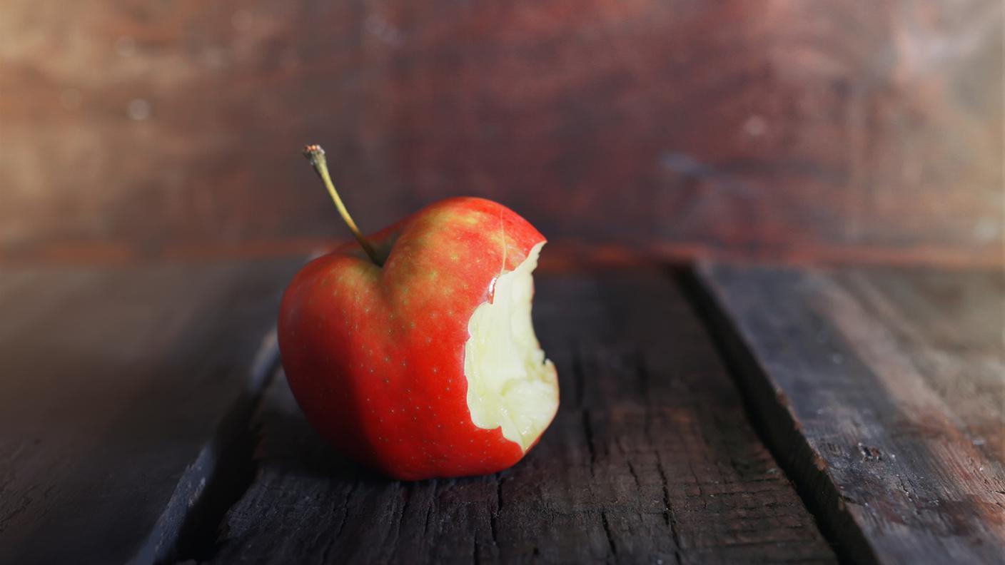 iStock-cibo, spreco, mela 