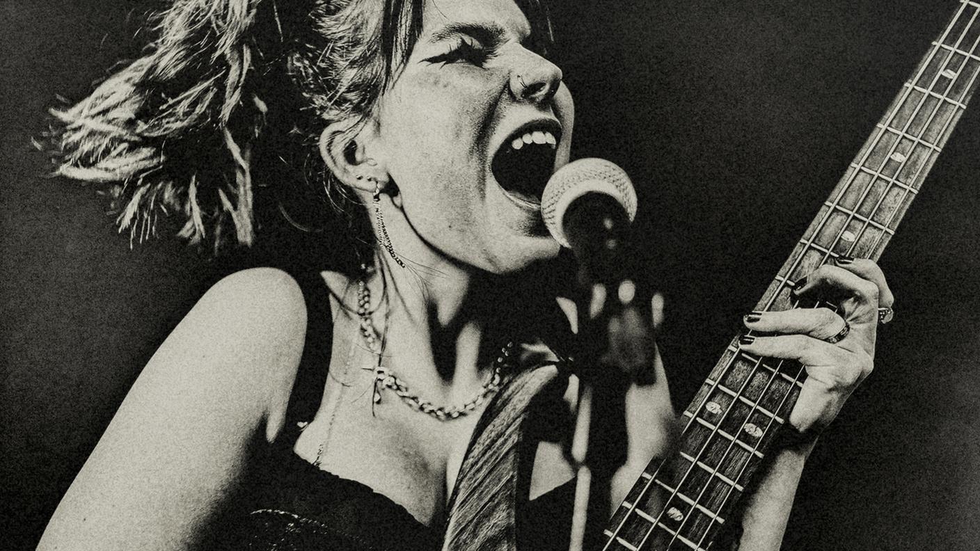Ragazza che canta