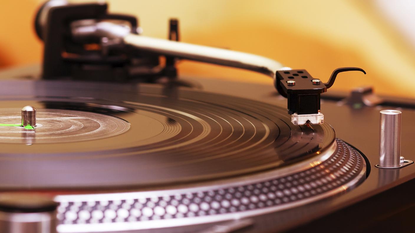 iStock_disco_lp_discografia_musica_giradischi.jpg